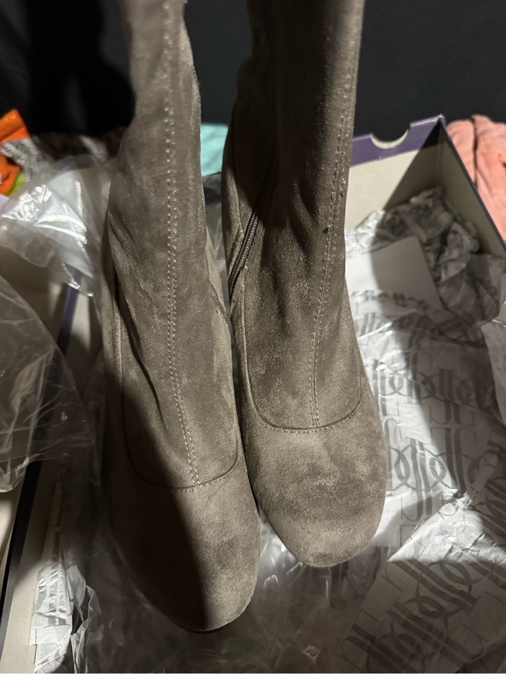 Jennifer Lopez Purple and Cream Shoe Box - Picture 5 of 10